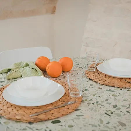 Dimore Bianche, Santa Chiara *