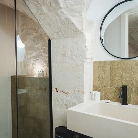 Dimore Bianche, Santa Chiara