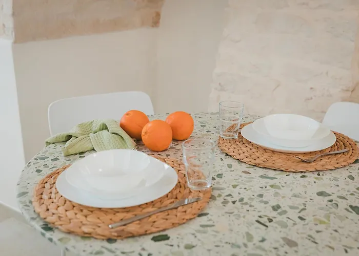 Dimore Bianche, Santa Chiara *