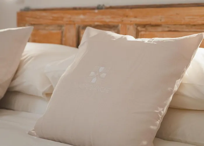 Dimore Bianche, Santa Chiara Tatil Evi