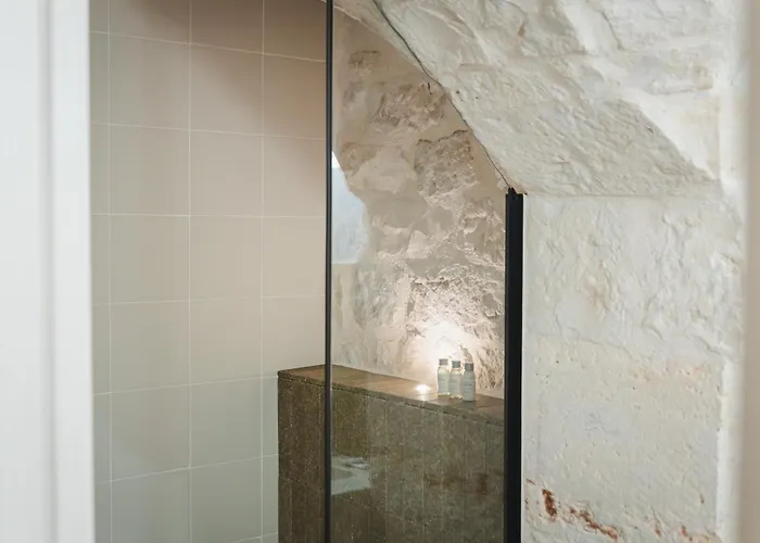 Dimore Bianche, Santa Chiara *